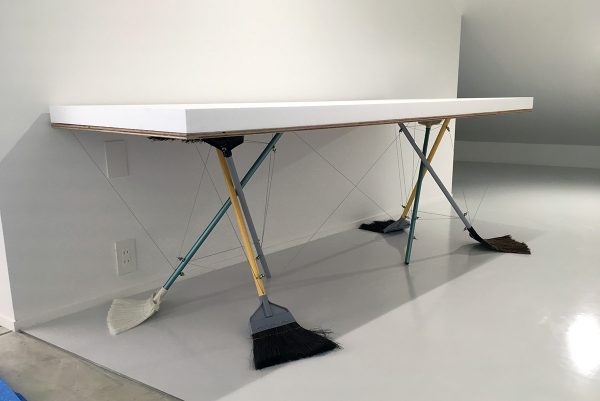 https://cekai.jp/wp/wp-content/uploads/2019/07/16_Strange-Tensegrity-Table-600x401.jpg
